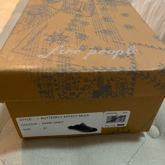 FREE PEOPLE BUTTERFLY EFFECT MULES - Picture 9 of 9